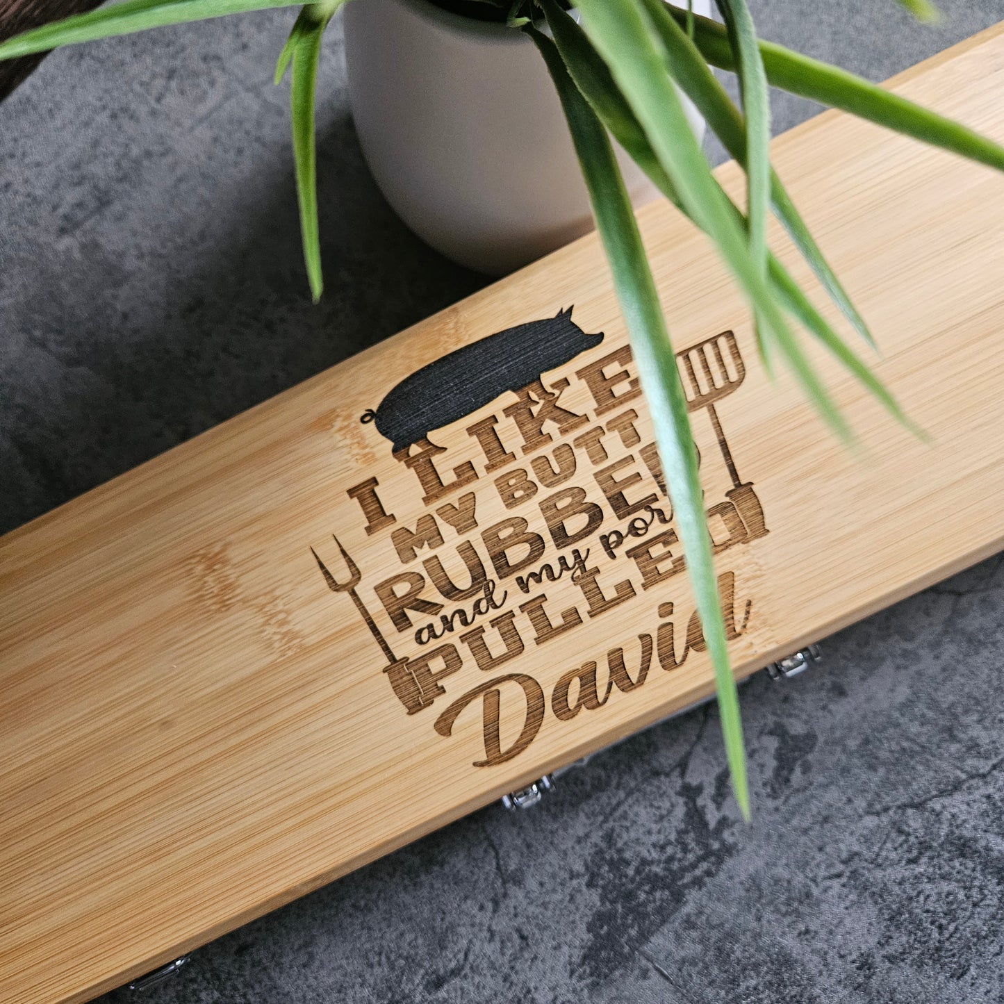 Premium personalized BBQ grill tool set with stainless steel spatula, tongs, and fork. Ideal for outdoor grilling, Father’s Day gifts, and custom laser engraving.